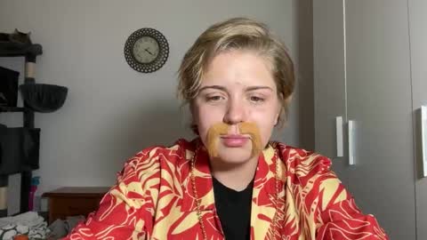 ari_crystal online show from February 7, 2:20 pm