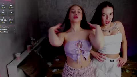 ari_devil online show from April 29, 4:01 pm