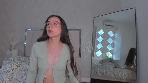 Ari Wilde online show from April 14, 4:54 pm