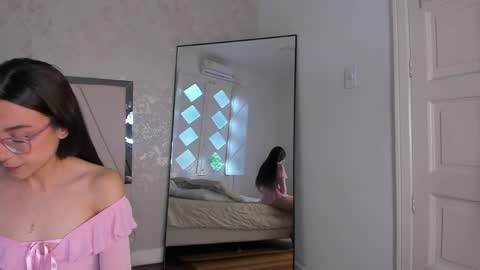 Ari Wilde online show from April 19, 1:12 pm