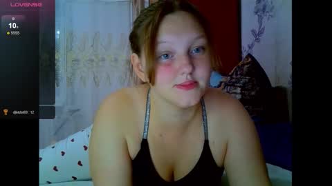 Snapshot of aria__dark chatting on September 22, 9:08 pm Aria online show from September 22, 9:08 pm