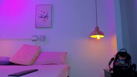aria_millers1 online show from May 7, 11:28 am