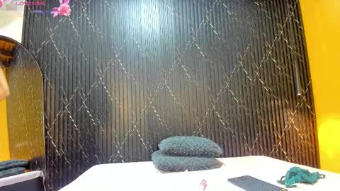 Snapshot of aria_millers_ chatting on September 19, 11:47 am Aria Millers online show from September 19, 11:47 am