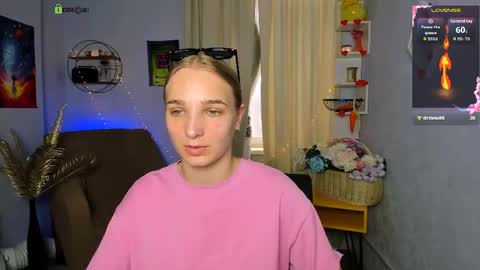 aria_voss_ online show from May 26, 5:57 am
