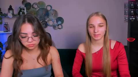 aria_voss_ online show from May 29, 6:00 am