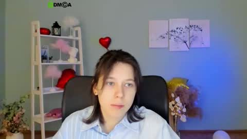 aria_wild_ online show from March 3, 9:38 am