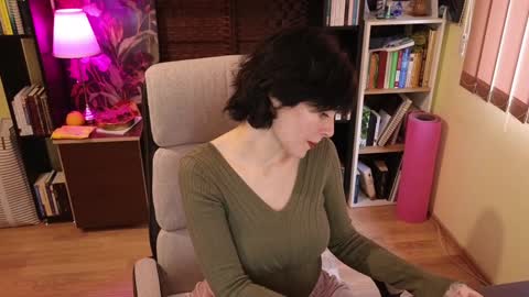 Adriana online show from December 6, 1:27 pm