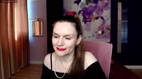 AriaGray online show from March 8, 10:30 am