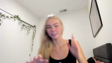 Ariah online show from June 14, 8:22 pm