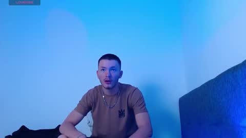 ariana_esteban07 online show from February 4, 10:19 am