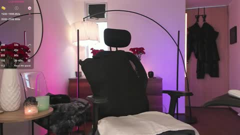 DaniAri - dimension X at night NY time online show from December 21, 4:46 pm