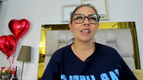 Snapshot of ariana_martins chatting on February 15, 8:11 pm  ARI  online show from February 15, 8:11 pm