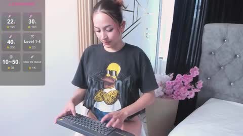   online show from November 5, 8:22 pm