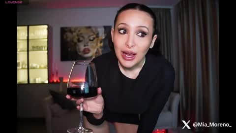 Snapshot of arianaaswift chatting on October 27, 10:10 pm Ariana online show from October 27, 10:10 pm