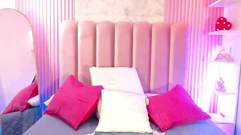 ArianaRougee online show from May 25, 12:00 pm