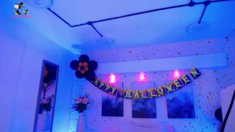 Ari  online show from November 2, 12:49 pm