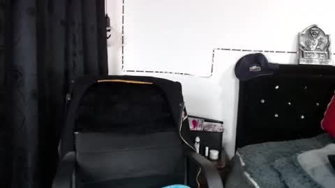 help me 100 hands up my OF is Free  online show from September 15, 10:22 pm