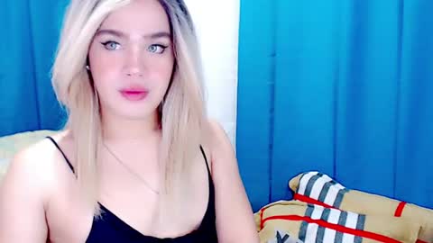 ARIANNE CUMS  online show from June 28, 10:50 pm