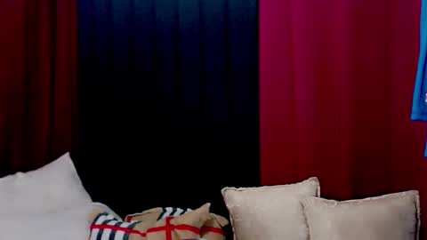 ARIANNE CUMS  online show from October 23, 6:15 am