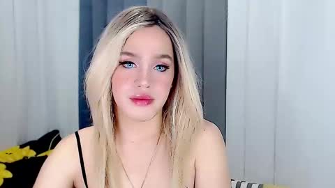 Snapshot of arianne_xoxo777 chatting on March 7, 12:23 pm ARIANNE CUMS online show from March 7, 12:23 pm