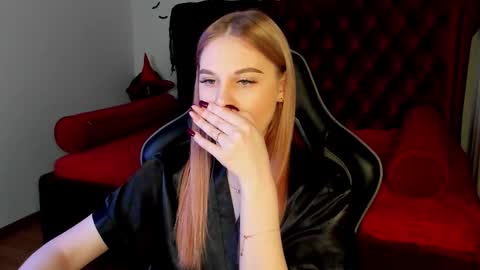 Aria online show from November 10, 5:27 pm