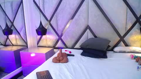 ariawillss online show from November 18, 4:54 pm