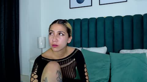 Ari Bunnie  online show from April 18, 5:31 am