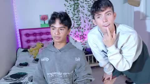 ariel_adan online show from May 8, 8:03 pm