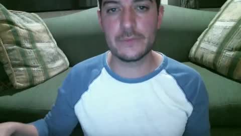 Snapshot of arielsinho chatting on March 6, 12:00 am Anon online show from March 6, 12:00 am