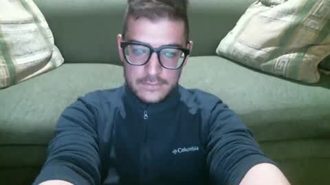 Snapshot of arielsinho chatting on October 17, 12:14 am Anon online show from October 17, 12:14 am