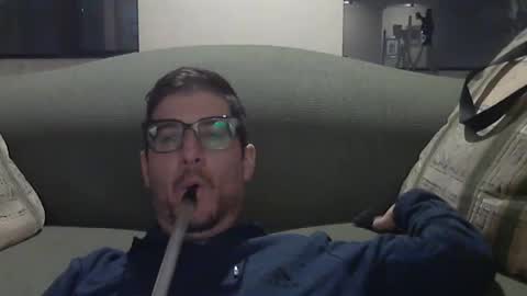 Snapshot of arielsinho chatting on March 7, 1:53 am Anon online show from March 7, 1:53 am