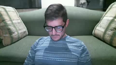 Snapshot of arielsinho chatting on December 31, 3:34 am Anon online show from December 31, 3:34 am