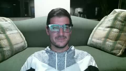Snapshot of arielsinho chatting on January 27, 12:33 am Anon online show from January 27, 12:33 am
