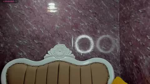 arisha_lee2 online show from March 11, 7:03 am