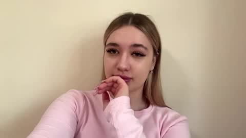 Kate online show from May 21, 8:10 am
