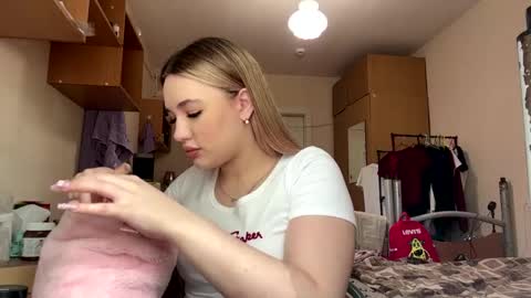 Kate online show from May 25, 5:46 am