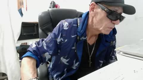 armaduradeacero online show from February 3, 6:51 am