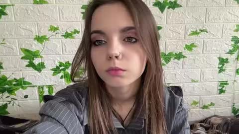 Lisa online show from May 24, 6:20 am