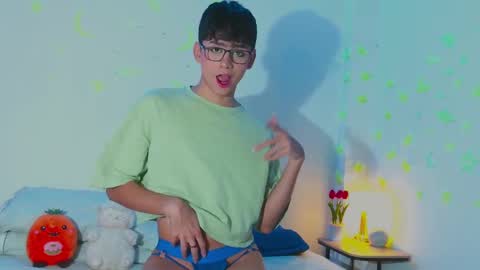 Arnold online show from February 22, 8:09 pm