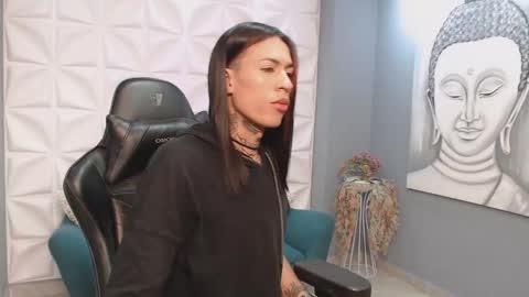 Snapshot of arohomlester chatting on October 22, 11:45 am Arohom Lester online show from October 22, 11:45 am