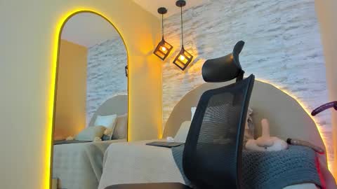 ARON BOLT online show from November 21, 12:52 am