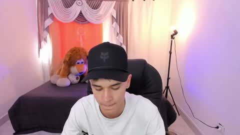 Aaron online show from March 28, 7:59 pm