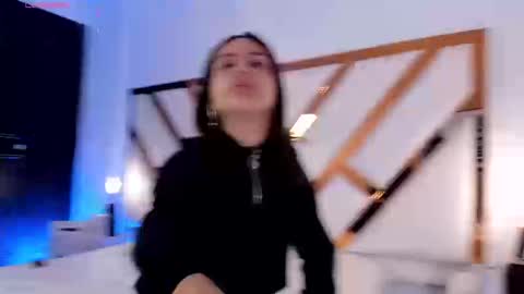 Aron cruz  online show from March 25, 1:18 pm