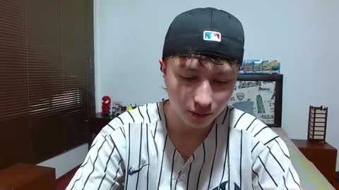 Aaron online show from January 9, 7:29 pm