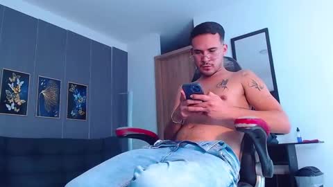 Adrian online show from October 12, 12:14 am