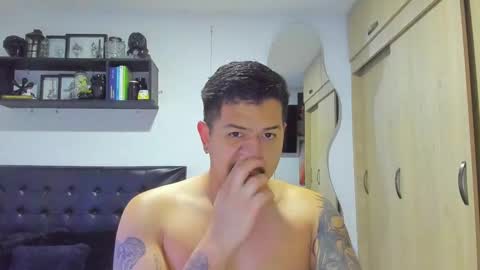 ARON  Independent model  online show from February 18, 2:00 am