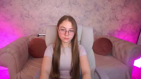 arrinawair online show from December 4, 9:31 am