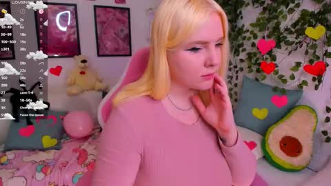 art_lovee_ online show from February 15, 3:09 am