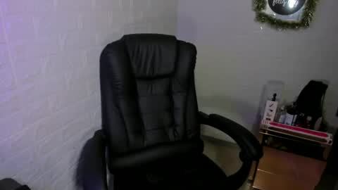 artenisa_tay69 online show from December 17, 5:14 am