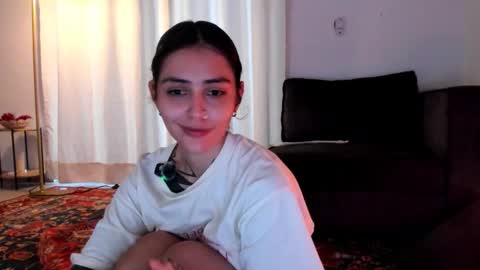 Linda  independent model artgeea online show from January 16, 11:03 pm